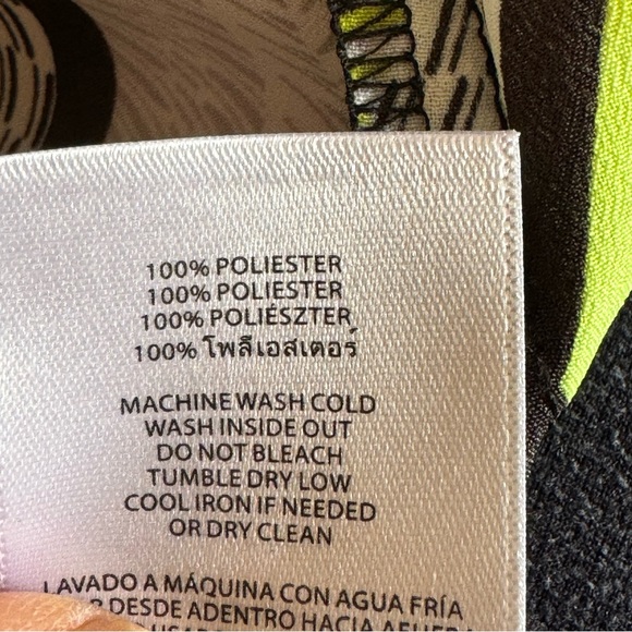 MICHAEL KORS- Neon Geometric, Black and Green Top. Roll up Sleeves. Size… - Picture 7 of 9